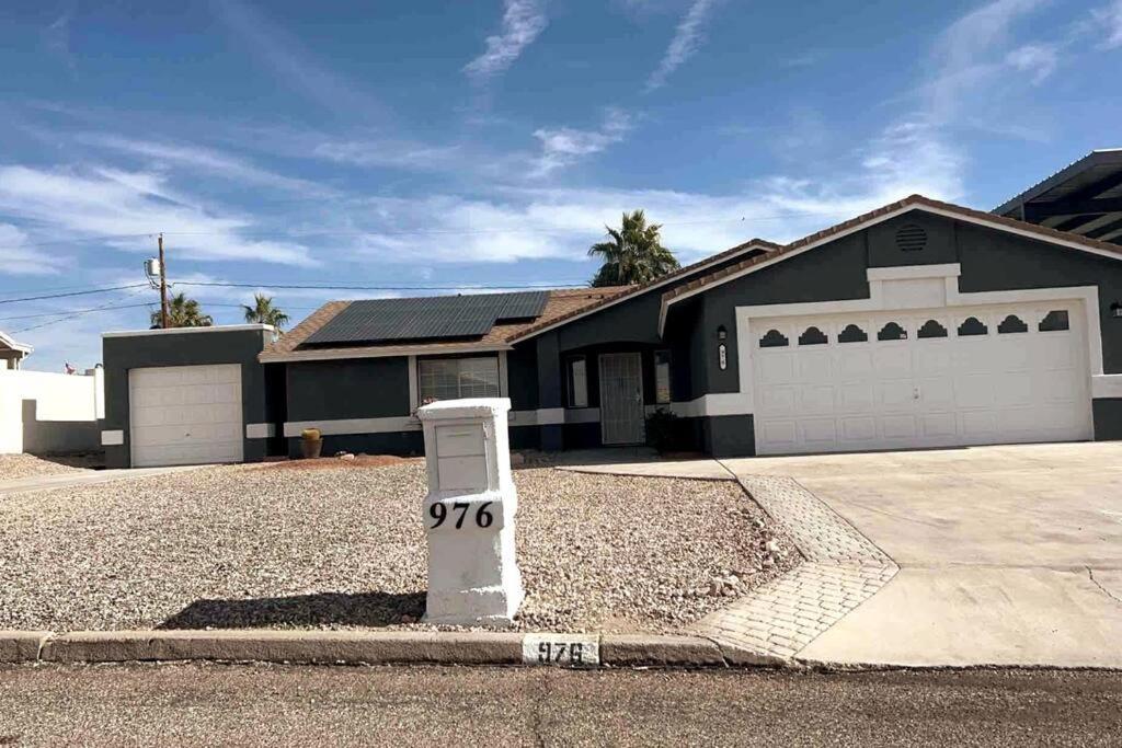 Spacious Getaway! Pool, Spa, Sleeps 9 Lake Havasu City Extérieur photo
