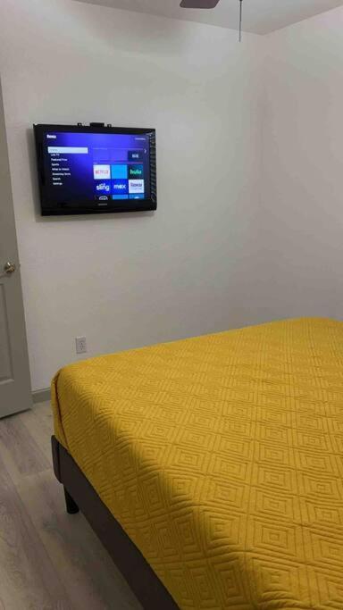 Spacious Getaway! Pool, Spa, Sleeps 9 Lake Havasu City Extérieur photo