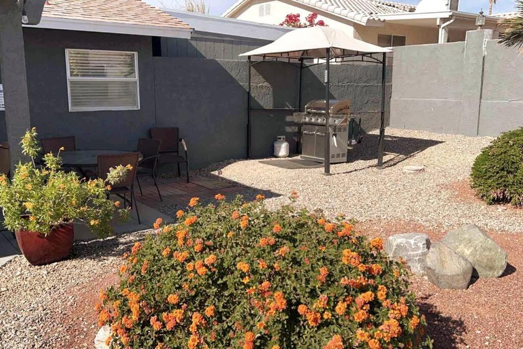 Spacious Getaway! Pool, Spa, Sleeps 9 Lake Havasu City Extérieur photo