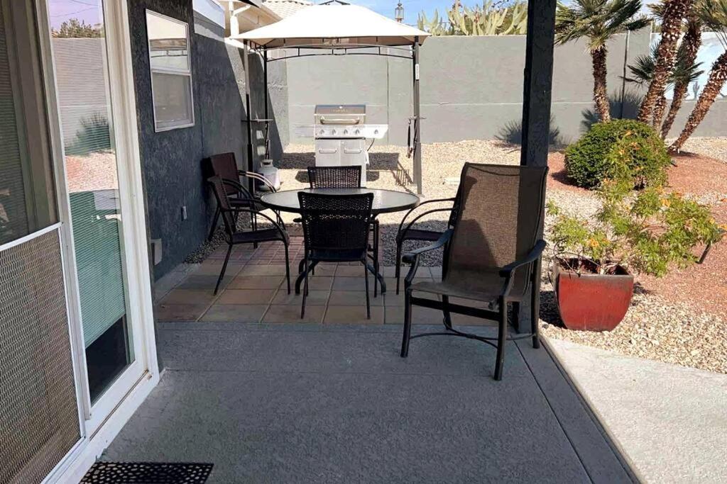 Spacious Getaway! Pool, Spa, Sleeps 9 Lake Havasu City Extérieur photo