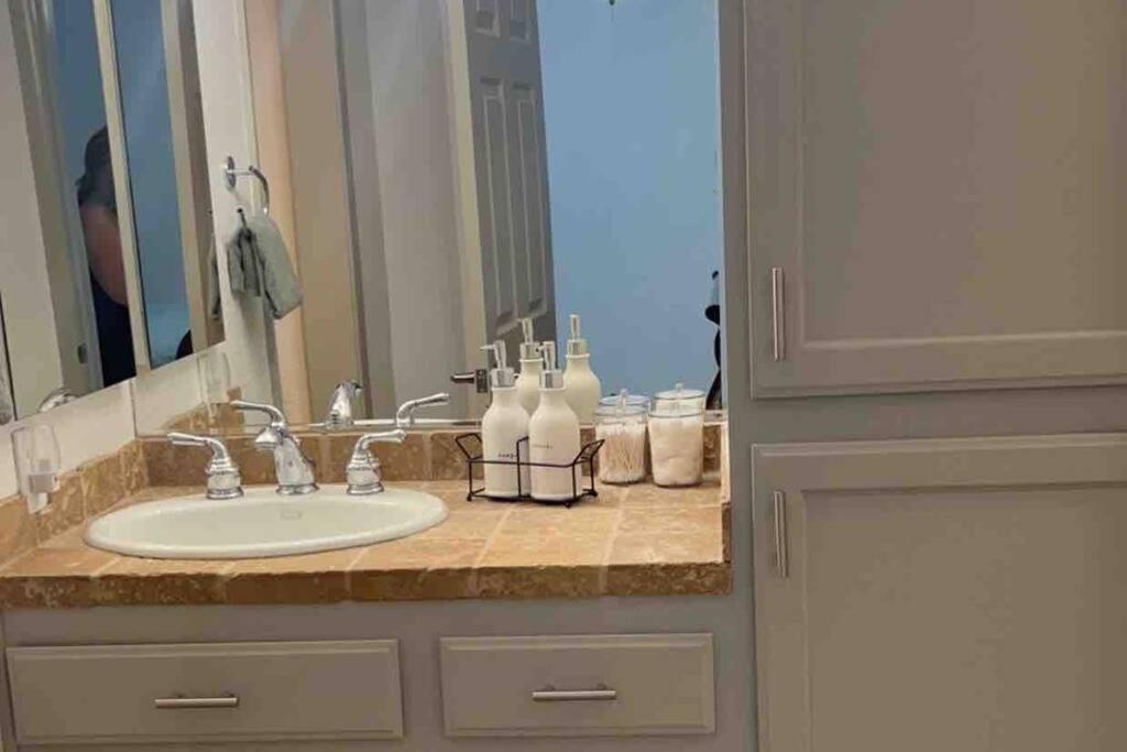 Spacious Getaway! Pool, Spa, Sleeps 9 Lake Havasu City Extérieur photo